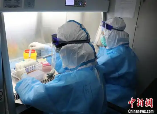 探访武汉市第一医院核酸检测员缉毒工作
