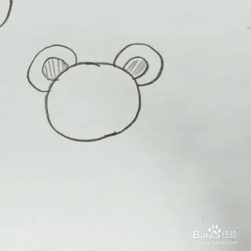 怎么画一只栽树的小老鼠简笔画呢
