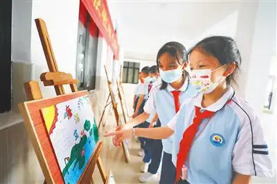 琼中清风拂校园廉洁润娃心
