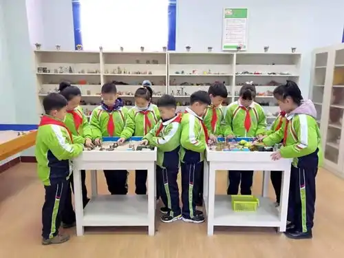 淮北市第三实验小学性别平等教育男生女生,我们都一样
